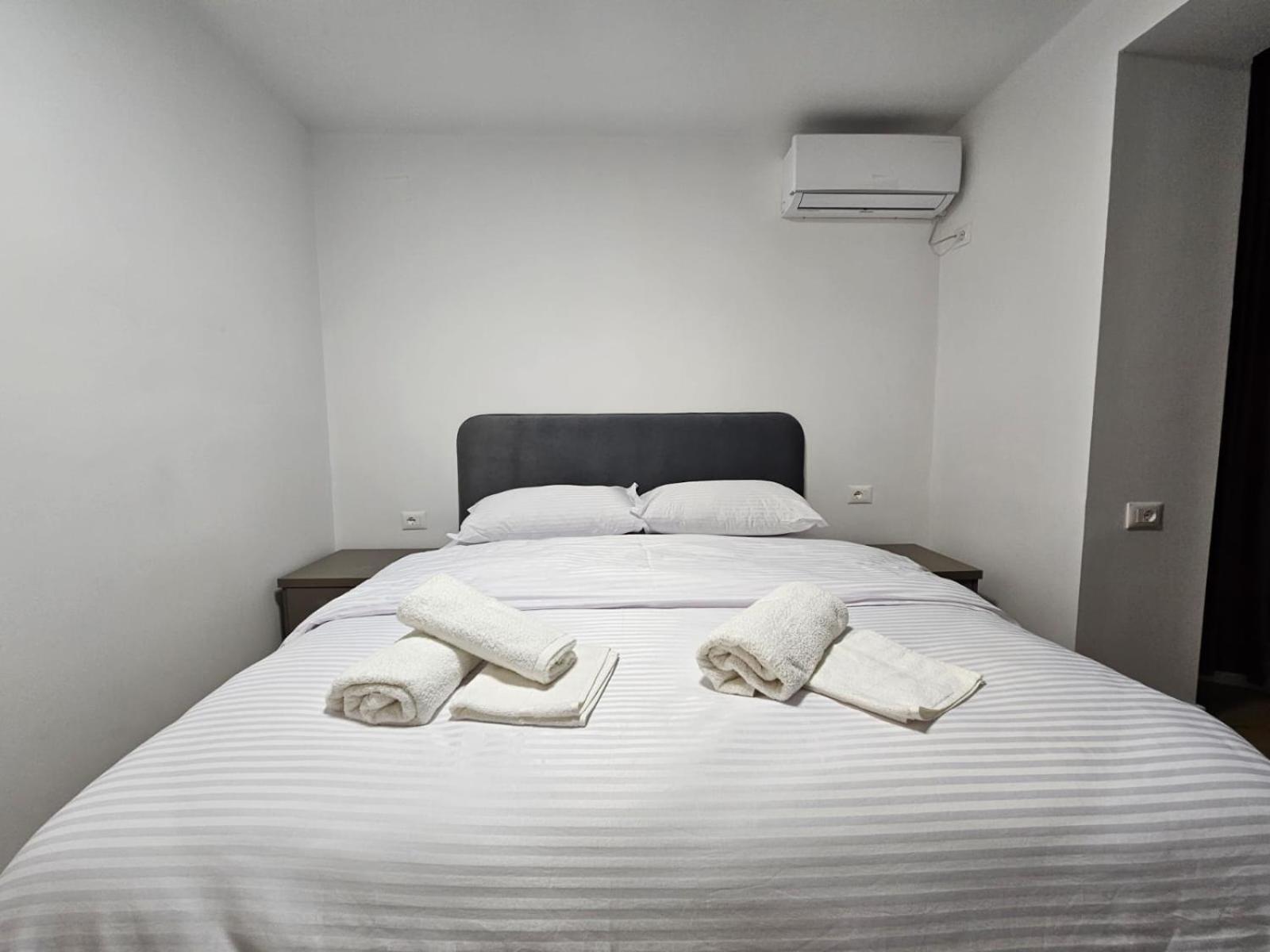 Elois Luxury Apartment Тирана Екстер'єр фото