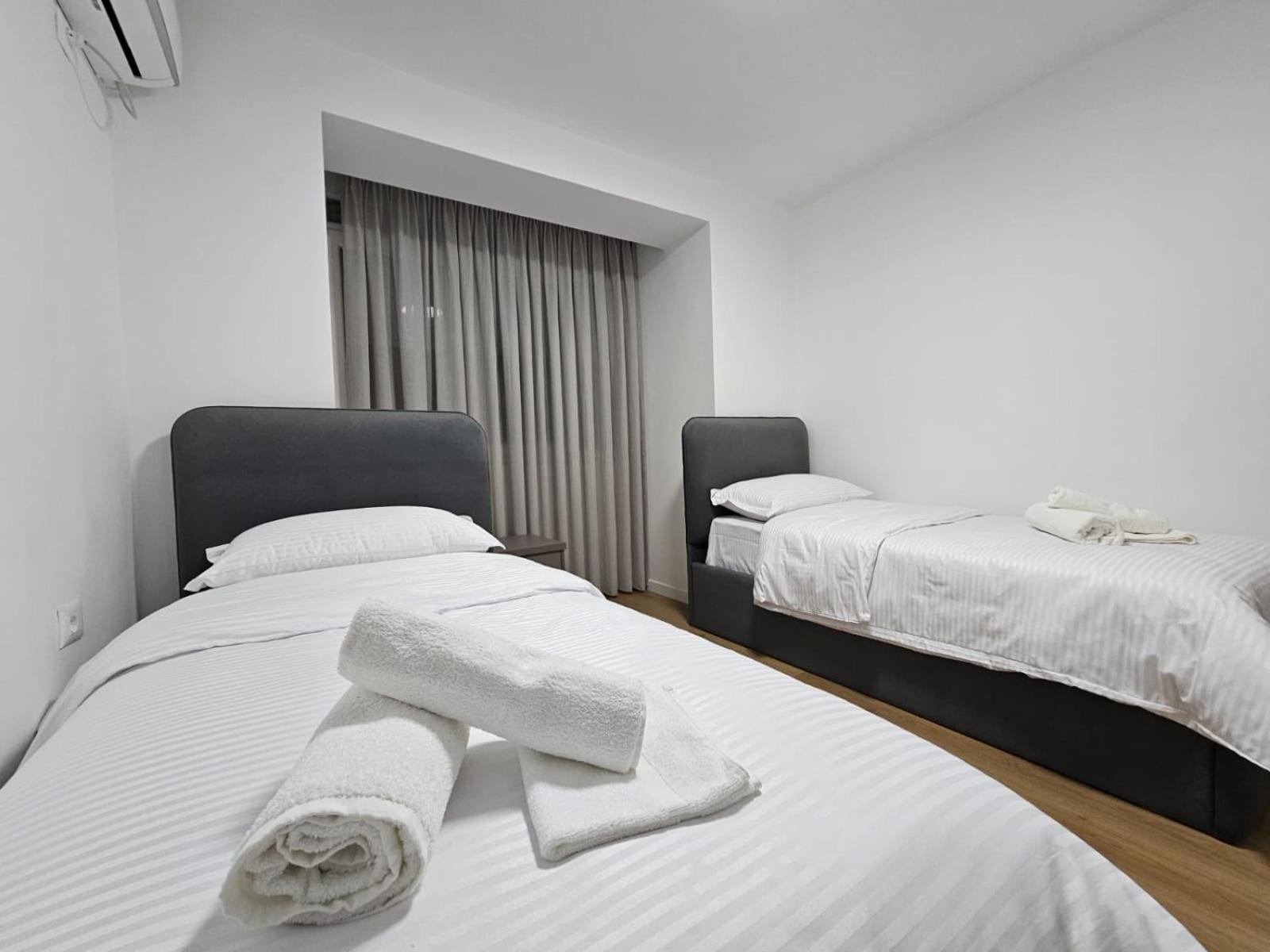 Elois Luxury Apartment Тирана Екстер'єр фото