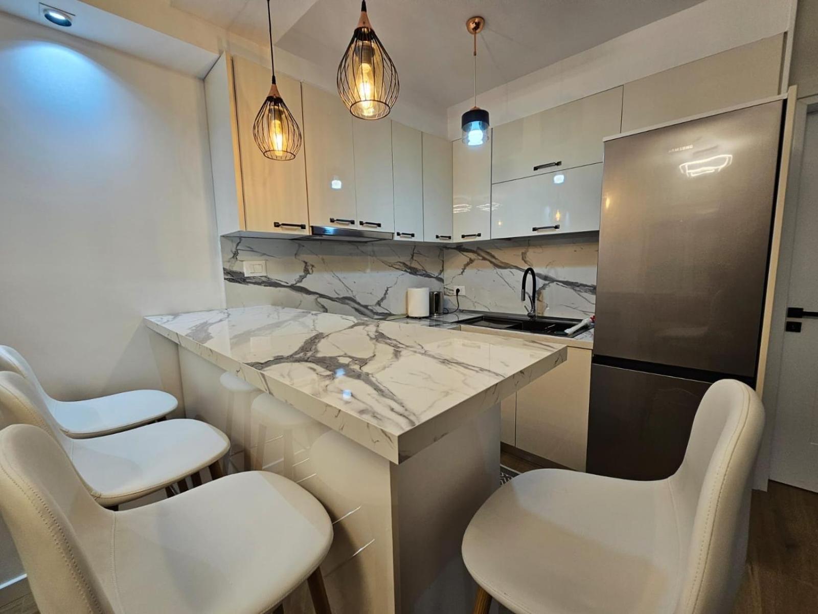 Elois Luxury Apartment Тирана Екстер'єр фото