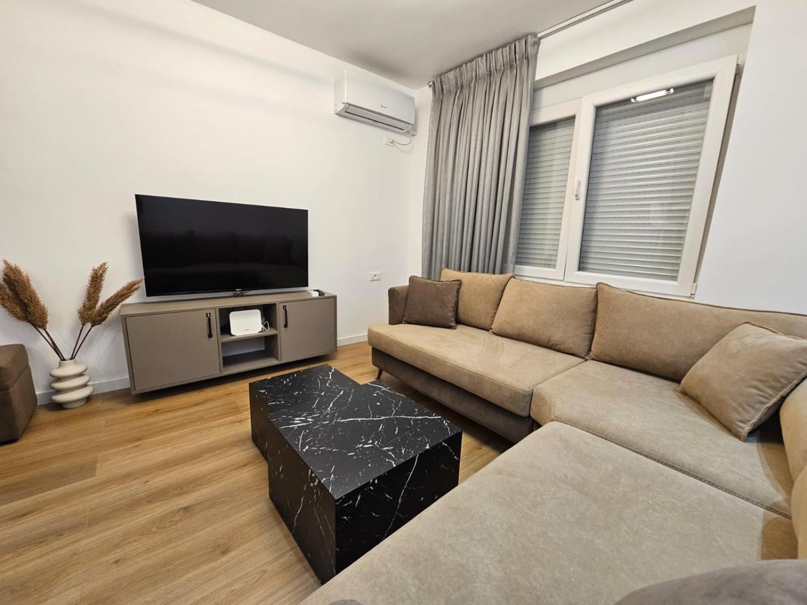 Elois Luxury Apartment Тирана Екстер'єр фото